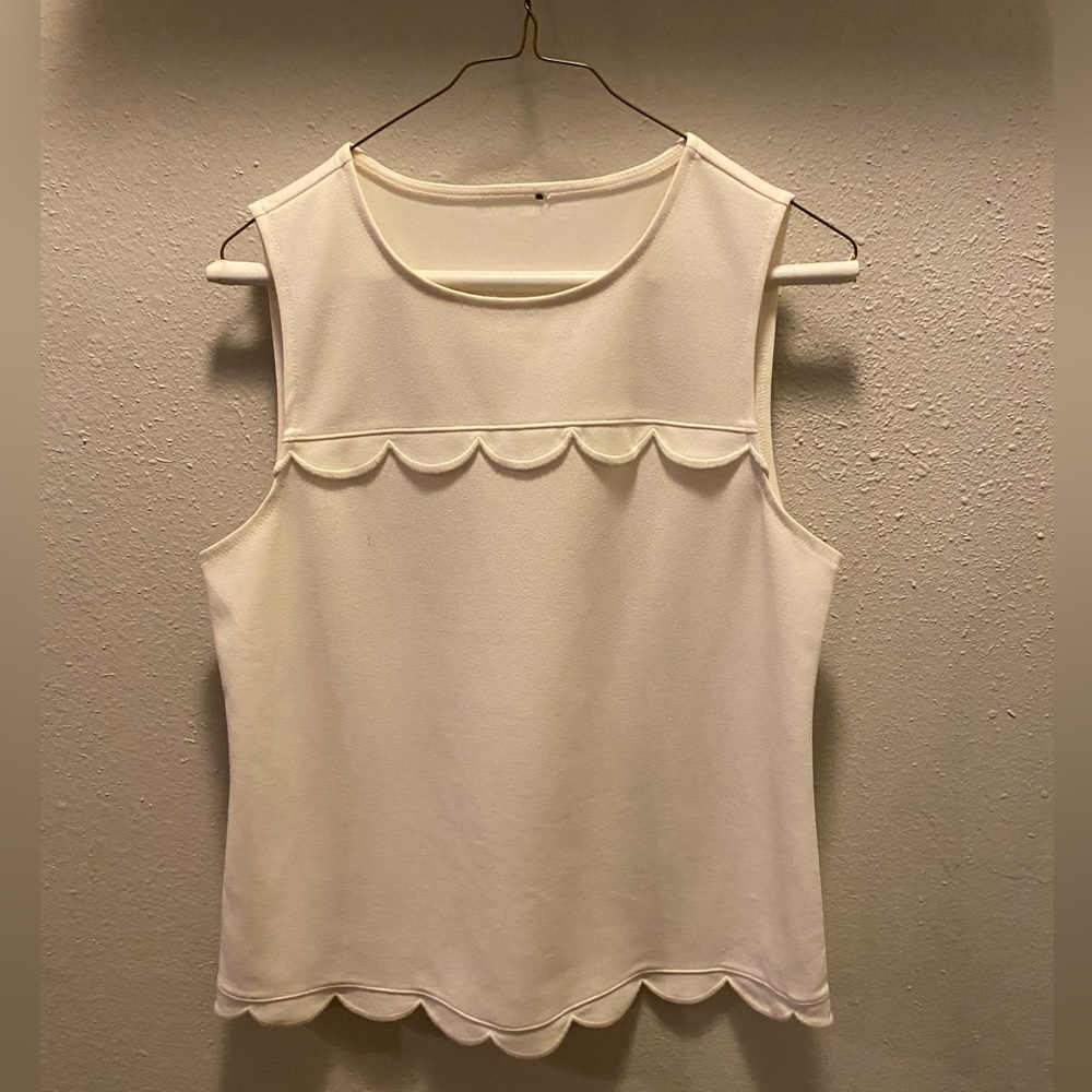 Sleeveless dress shirt